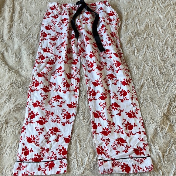 NWOT bSoft Roses Print Bamboo Blend Extremely Soft Side Pockets Pajama Pants S - Picture 1 of 5